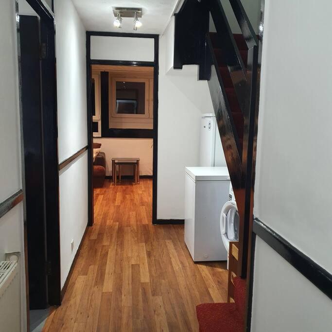 Апартаменты 3Beds Family Friendly In London With Good Transport Links Экстерьер фото